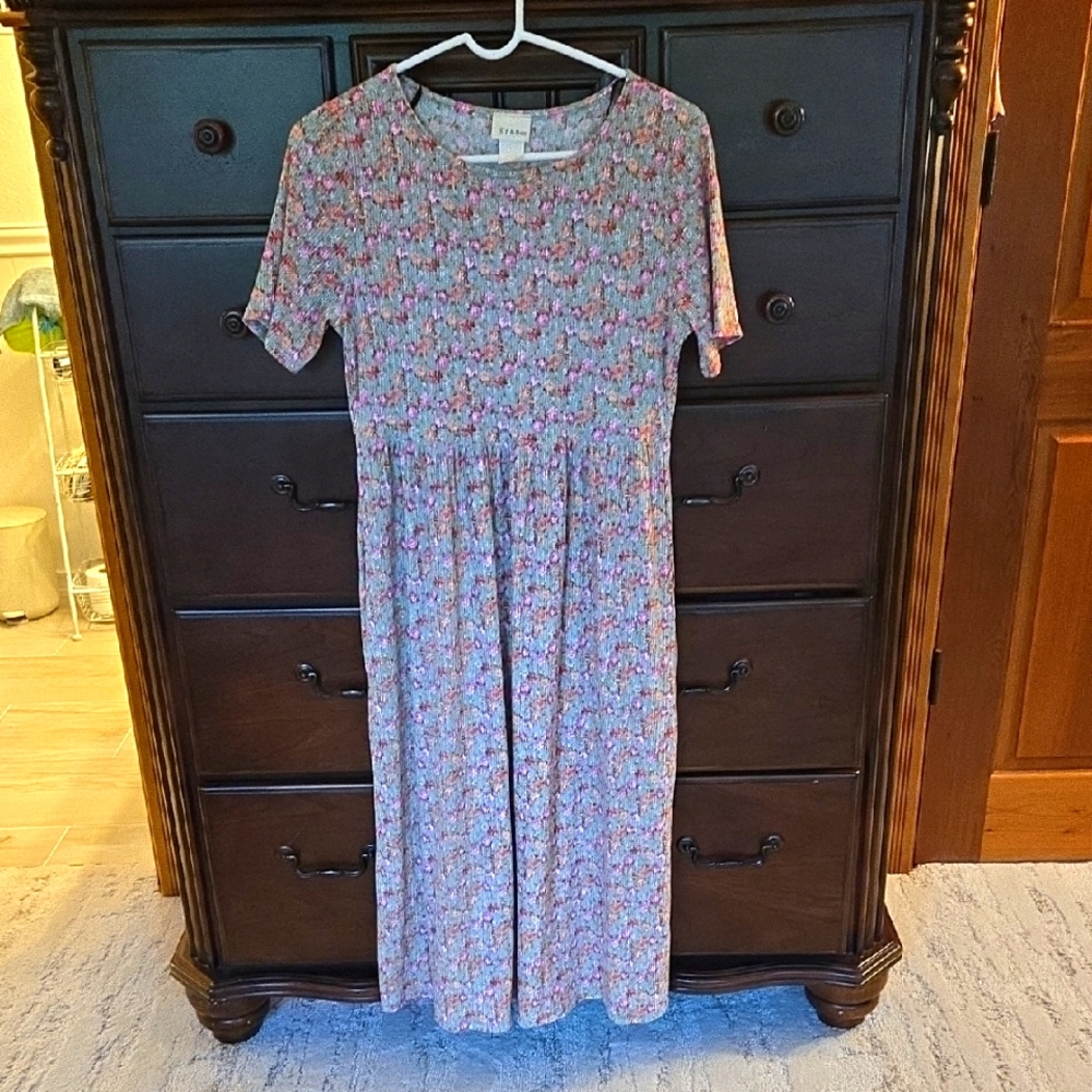 🌻NEW P & Rose Floral Midi Dress